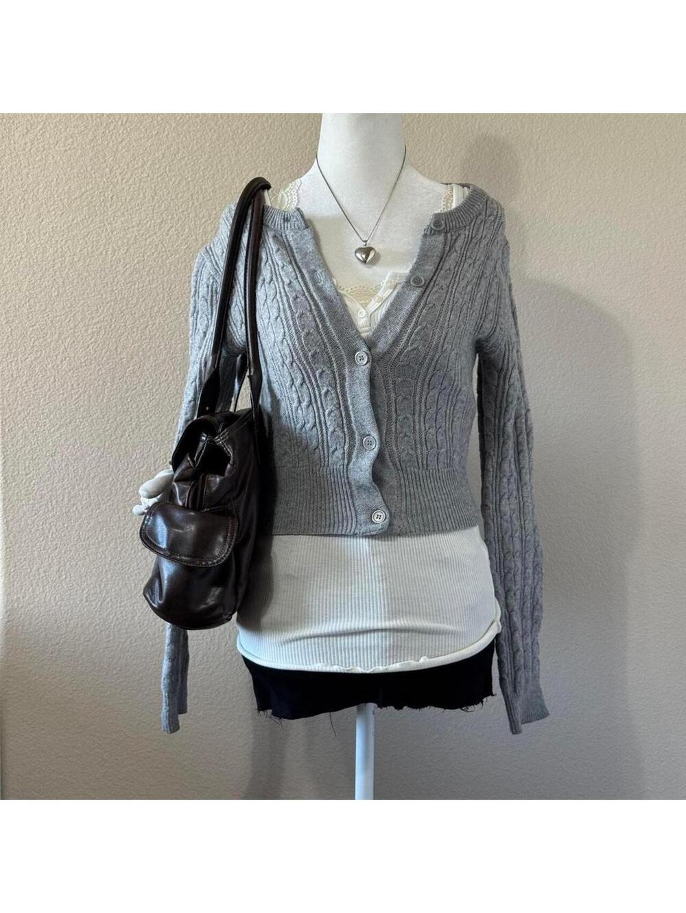 ੈ✩‧₊˚y2k light grey cable knit button up cardigan